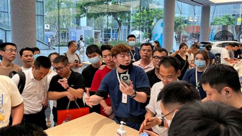 firstft   investigate chips   huaweis  smartphone