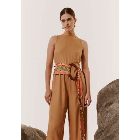 Macacão Amplo Golinha Alta CaCay Carioca Brasileira e Latina