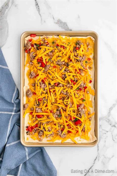 Crescent Roll Breakfast Pizza - Eating on a Dime