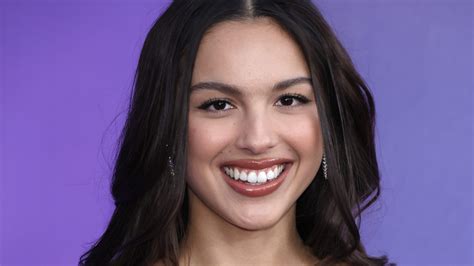 Newsdaytime Olivia Rodrigo Dazzles In Brilliant Red String Bikini