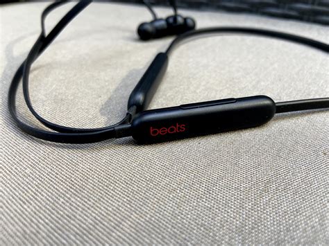 Beats Flex Review Bigger Bass Bigger Battery Smaller Price Digital
