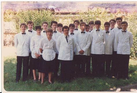 Photo de classe 2BEP HOT de 1987 Lycée Professionnel Privé Saint joseph Copains d avant
