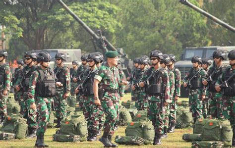 Ratusan Personel Batalyon Armed 9 Kostrad Diberangkatkan Ke Maluku