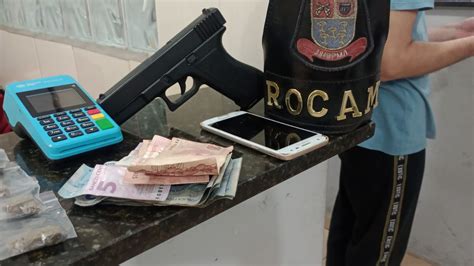 Rocam Det M Menores E Apreende Drogas E R Plica De Arma De Fogo