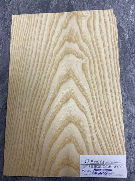 Ясень белый