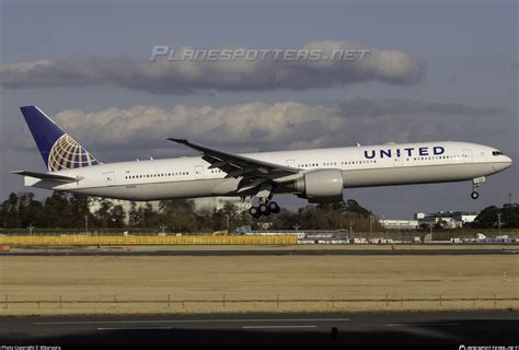 N2645U United Airlines Boeing 777 322ER Photo by Māuruuru ID 1041566