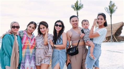 Jarang Umbar Aurat Nagita Slavina Pakai Bikini Di Bali Bikin Heboh