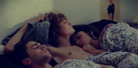 This New Sex App Is Like Tinder But For Threesomes YourTango