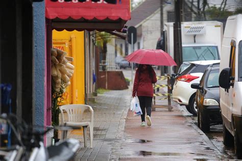 Previsão do tempo para Curitiba tem chuva e frio Até quando