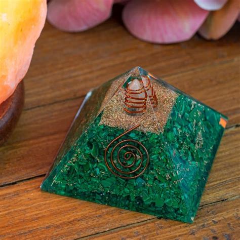 Orgonite Piramide Tijgeroog Lotus Met Bergkristal Bol 70 Mm Kopen Spiru