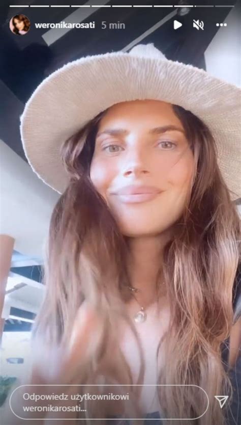 Weronika Rosati w bikini dokazuje na meksykańskiej plaży z córką Elizabeth ZDJĘCIA Pudelek