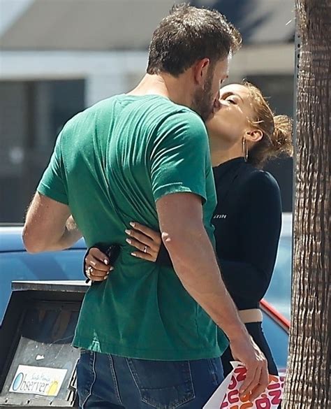 Jennifer Lopez S Elegant Naked Dress Is The Very Definition Of An Oxymoron Artofit