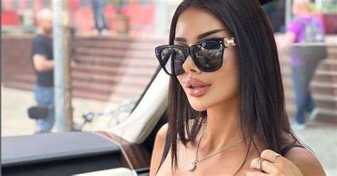 Ish konkurentja e Përputhen çmend pushuesit Ekspozon format me bikini Lifestyle