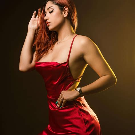 Insider Secrets of Onlyfans Behind-the-Scenes of Content Crafting