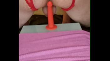 Viadinho de calcinha vermelha está a procura de rola grossa XVIDEOS