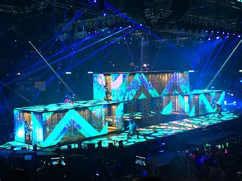 Pin by IFB16CYNDI on Life | Stage set design, Concert stage design ... 