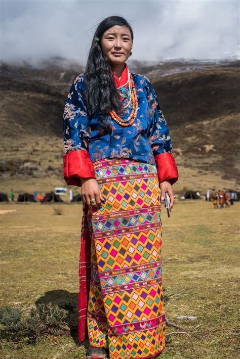 Pin by Queen on The Dragon Kingdom of Bhutan | Bhutanese clothing ...