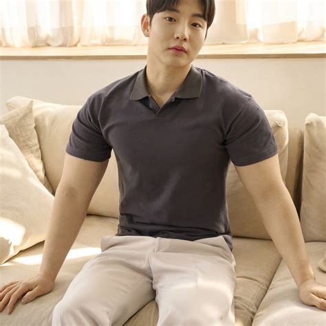 남자 머슬핏 반팔 오픈 카라 티셔츠 발빠른정보