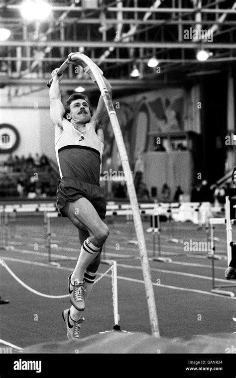 Pole Vault Jump Black And White Stock Photos And Images Alamy