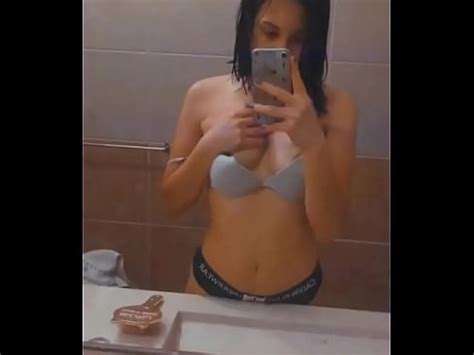 pendeja mexicana enseña las tetas XVIDEOS