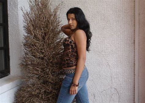 Sri Lanka Actress Deena Sri Lankan Hot Actress Picture Gallery