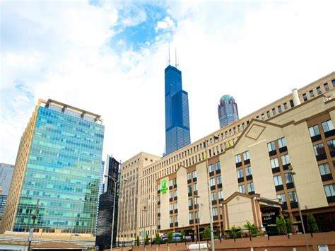 Family-Friendly Hotels Near Millennium Park - Go Visit Chicago