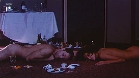 Naked Clio Goldsmith In Plein Sud