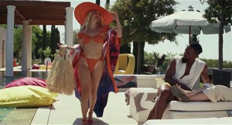 Nude Video Celebs Kate Hudson Sexy Madelyn Cline Sexy Glass Onion