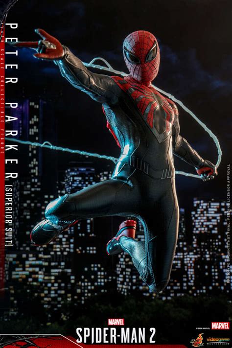 Hot Toys Superior Spider Man Swings Into Action With This Slick Sixth Scale Figure GameSpot