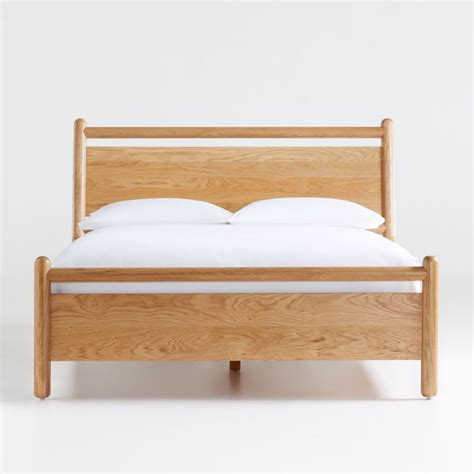 Solano Wood Bed | Crate & Barrel