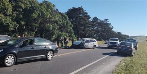 Dos Autos Chocaron De Frente En La Ruta 11 Y Hubo Demoras En El