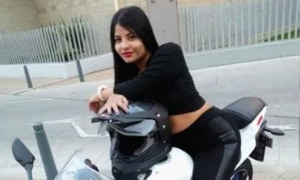 Daniela Hot Live VR Porn And VR Cam Girl Sex Shows VRPorn