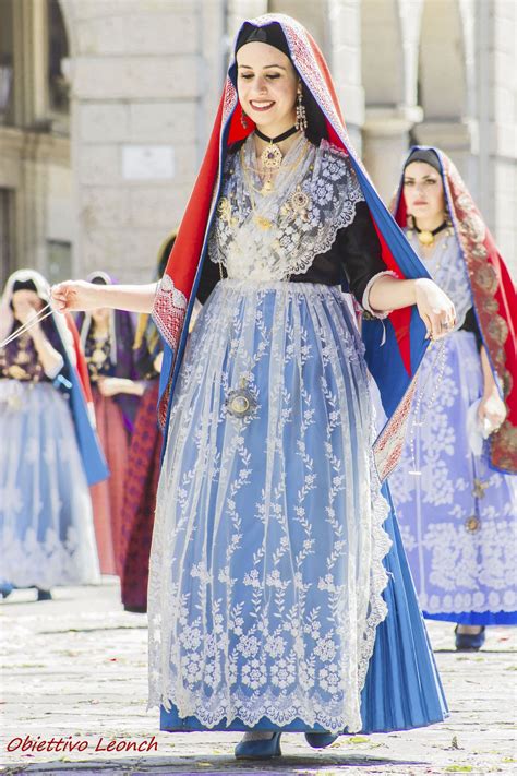 Portamento | Italian traditional dress, Traditional outfits ...