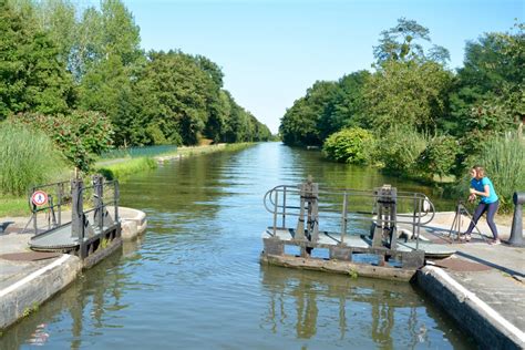 Le Canal Lateral De La Loire Et Du Nivernais Carnet De Route De