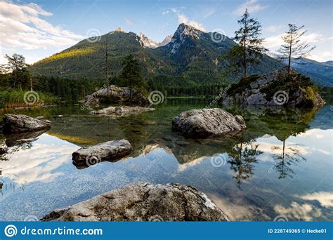 Hintersee Jeziora W Alpach Bawarskich W Ramsau W Niemcy Obraz Stock