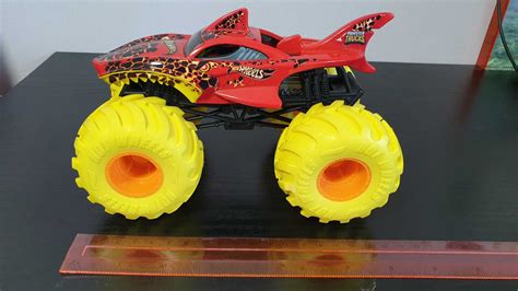 Hot Wheels Monster Trucks Lava Shark