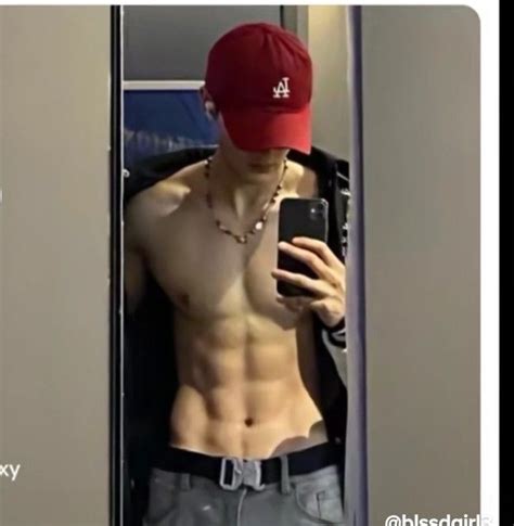 Pin by Cansen Iliev on Hızlı Kaydedilenler Hot men bodies Cute gay couples Cute gay