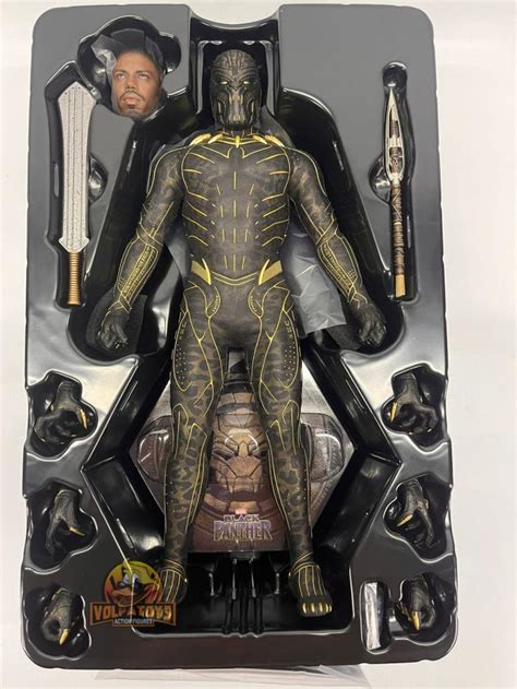 Action Figure ERIK KILLMONGER BLACK PHANTER HOT TOYS