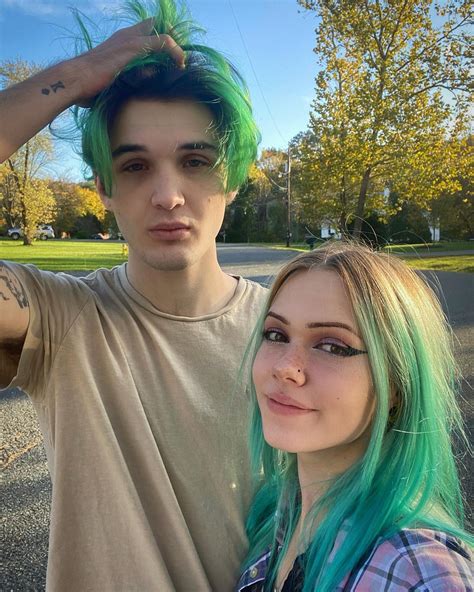 Billie Dawn Webb (@billiedawningle) • Instagram photos and videos