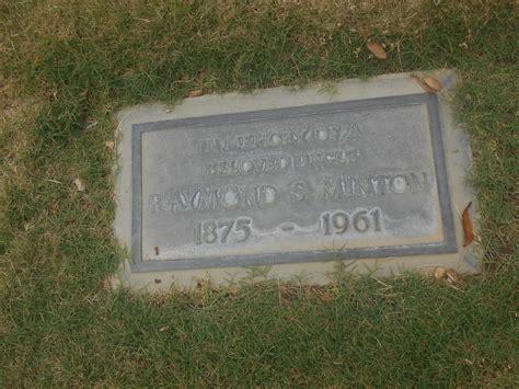 Families discuss the Minton chatwell obituaries and memorial costs 12