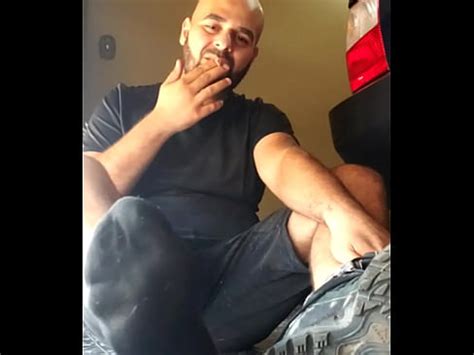 Curtindo Um Cigarro E Mostrando O Pezao 44 XVIDEOS