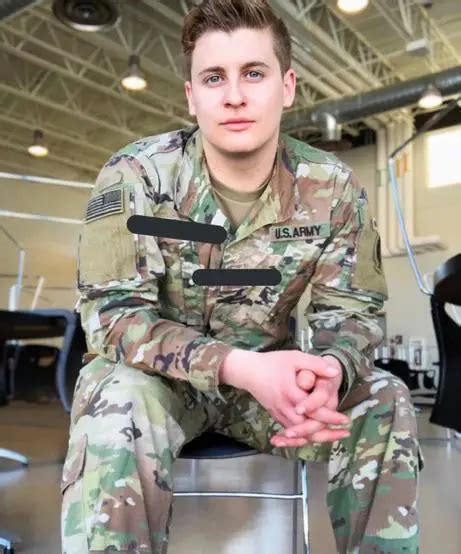 Wish All Army Guys Were This Hot Scrolller