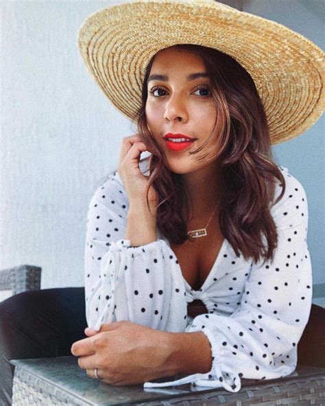 50 Natalies Outlet Hot Pictures 12thBlog