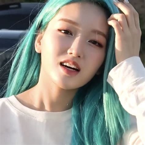 Loona Gowon Lq Icon Gay Girl Grimes Icon