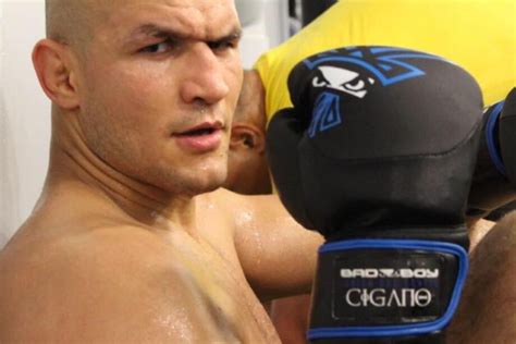 UFC encaminha volta do lutador brasileiro Junior Cigano ao octógono