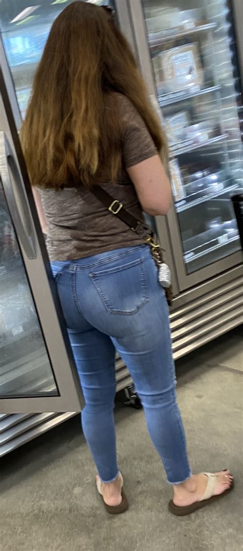 Perfectly Round And Fit Booty On A Thick Latina Milf Tight Jeans Forum