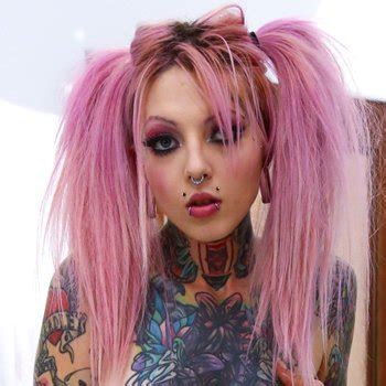 Sydnee Vicious Gets Caught Drying Off Her Hot Body Photos