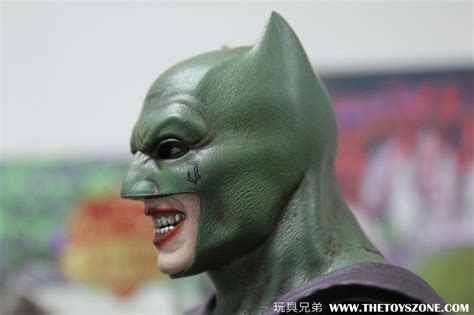 玩具報告 Hot Toys自殺特攻超能暴隊小丑扮蝙蝠俠 小丑 偽蝙蝠俠版 1 6 人偶 Toys Zone D 玩具兄弟 Figures Price List