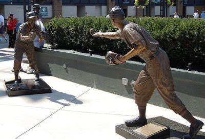 The Sporting Statues Project Luis Aparicio Chicago White Sox Us