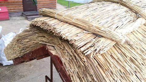 Крыша из камыша: технология монтажа своими руками